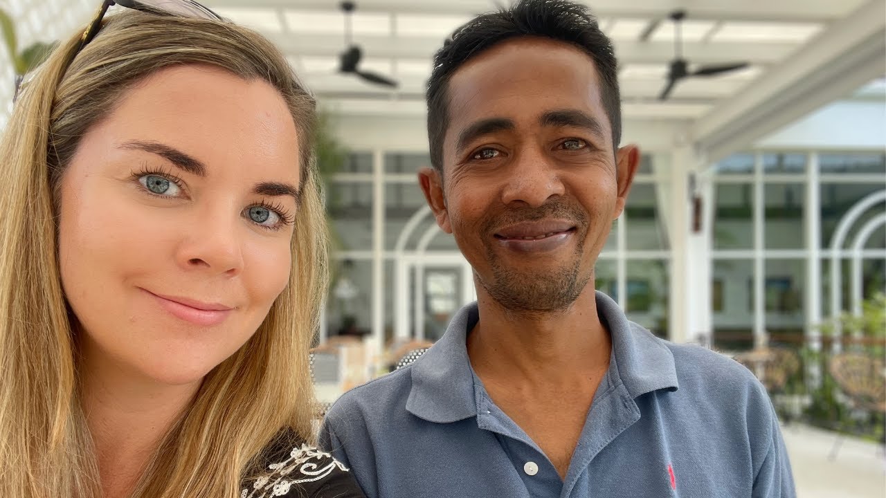 AMWF- Her Thai husband takes her to a 5 star restaurant