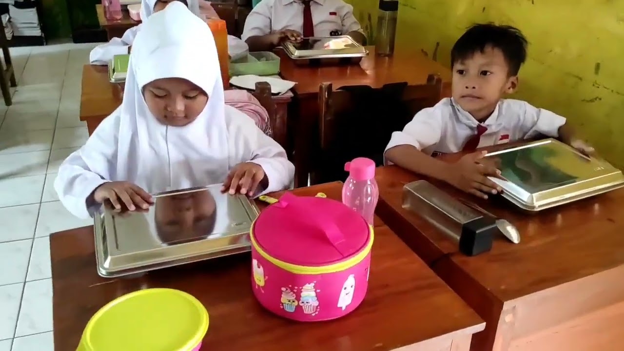 MBG Perdana di Sekolah Dasar Negeri 2 Sokawera, Somagede, Banyumas