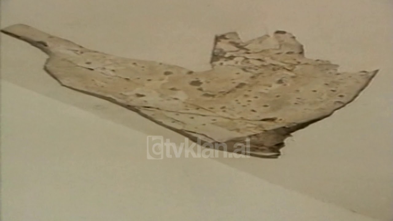 Shkolla e pare shqipe ne Korçe drejt degradimit - (28 Gusht 2000)