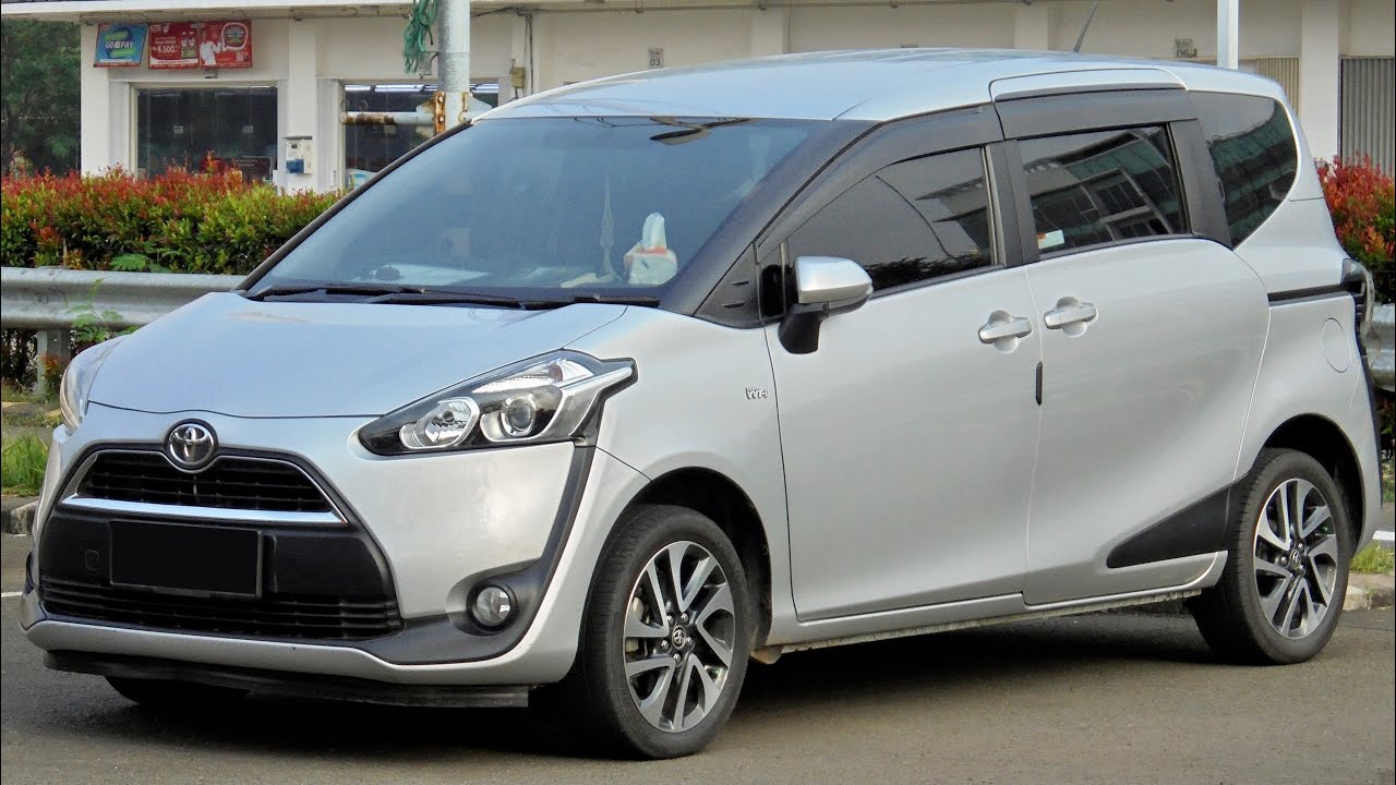 2016 Toyota Sienta Hybrid 1.5 Detailed Review - 7 Seater MPV - Silver Colour