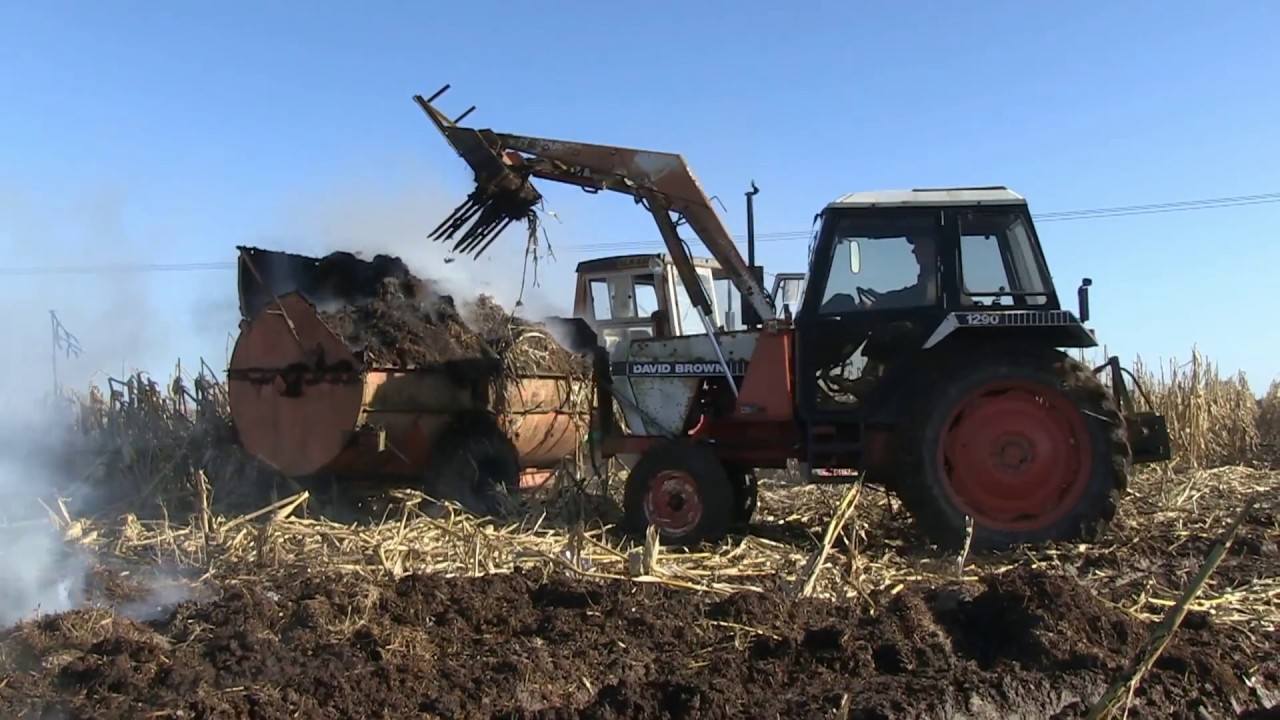 SPREADING MANURE