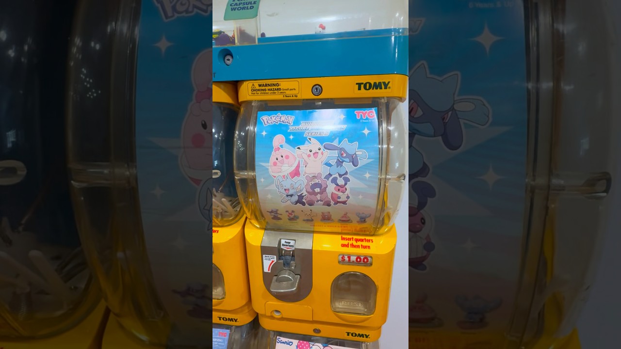 I bought a Pokemon toy vending machine from the 90&rsquo;s - Tomy Gachapon Capsule