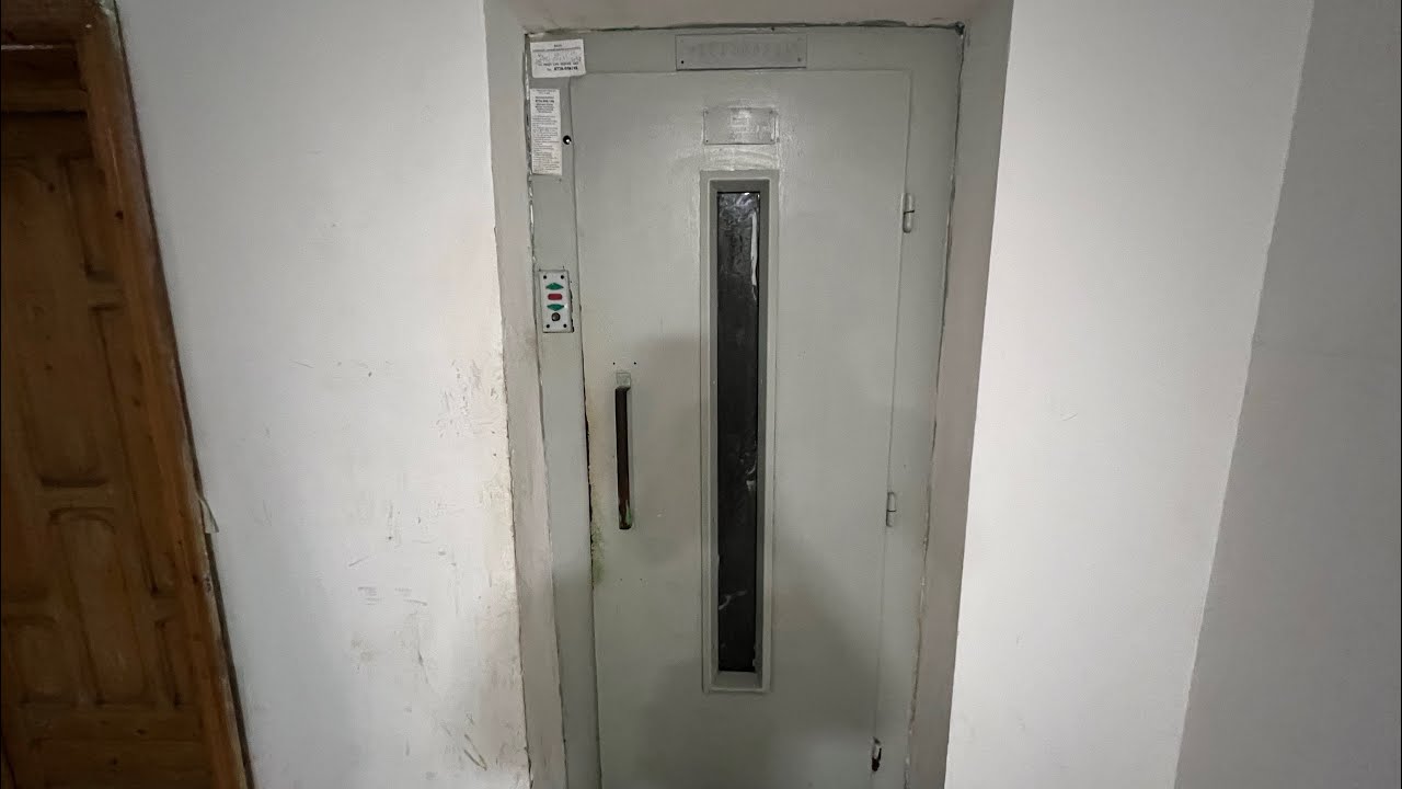 Old Refurbished IFMA Traction Elevator@Strada Emil Rebreanu Bl.9 Sc.3, Onești, Romania