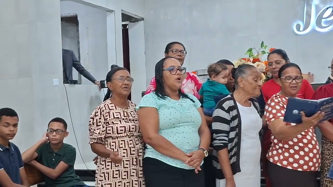 Comissão, canta na santa ceia, em ieadalpe-mubaba