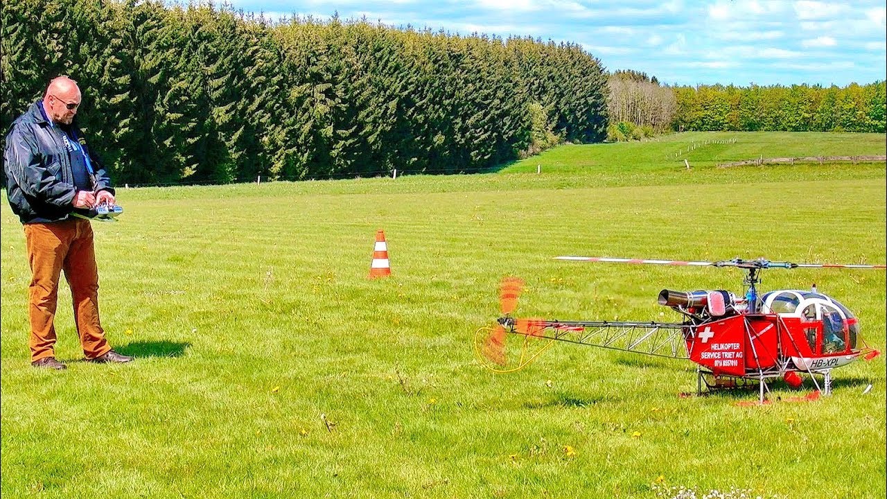 AUTOROTATION WITH HUGE RC SCALE TURBINE MODEL HELICOPTER SA-315B LAMA AND FLIGHT BY BERND PÖTING