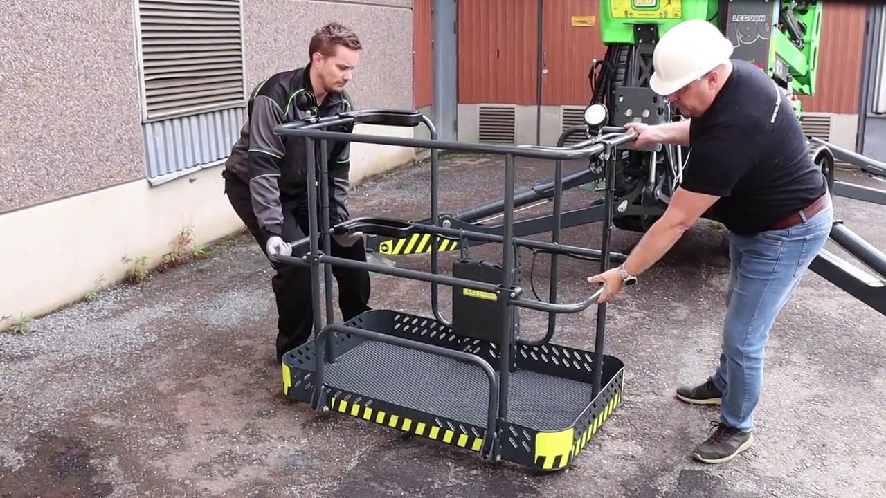 Leguan Lifts operation: Removing the work platform / ty&ouml;korin irroitus