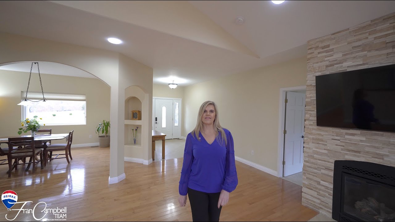 Custom-built 4-bedroom home in Linn Creek FOR SALE