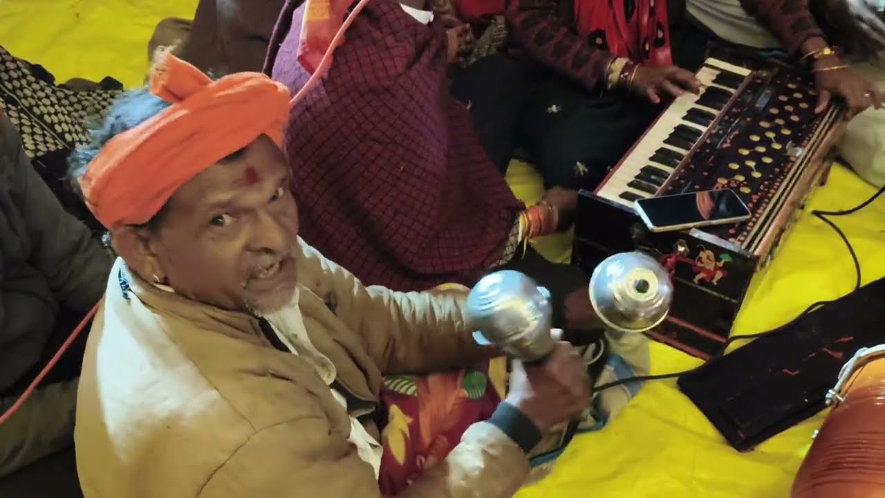 पतिव्रता का भजन सुनिए। एक महिला पेटी बजाकर भजन गाई। भजन मंडली मांडवा खेड़ा 