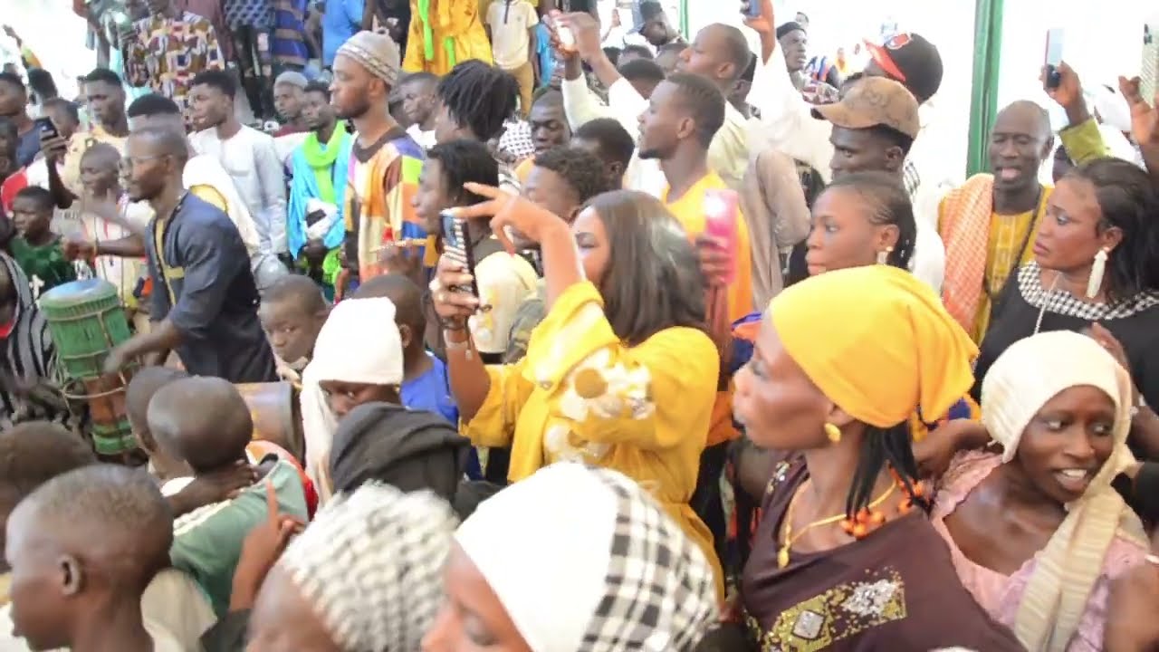 Une ambiance rytmique avec Serigne Mor Niang DIA Zikroulah au Gamou annuel de Touba Massar