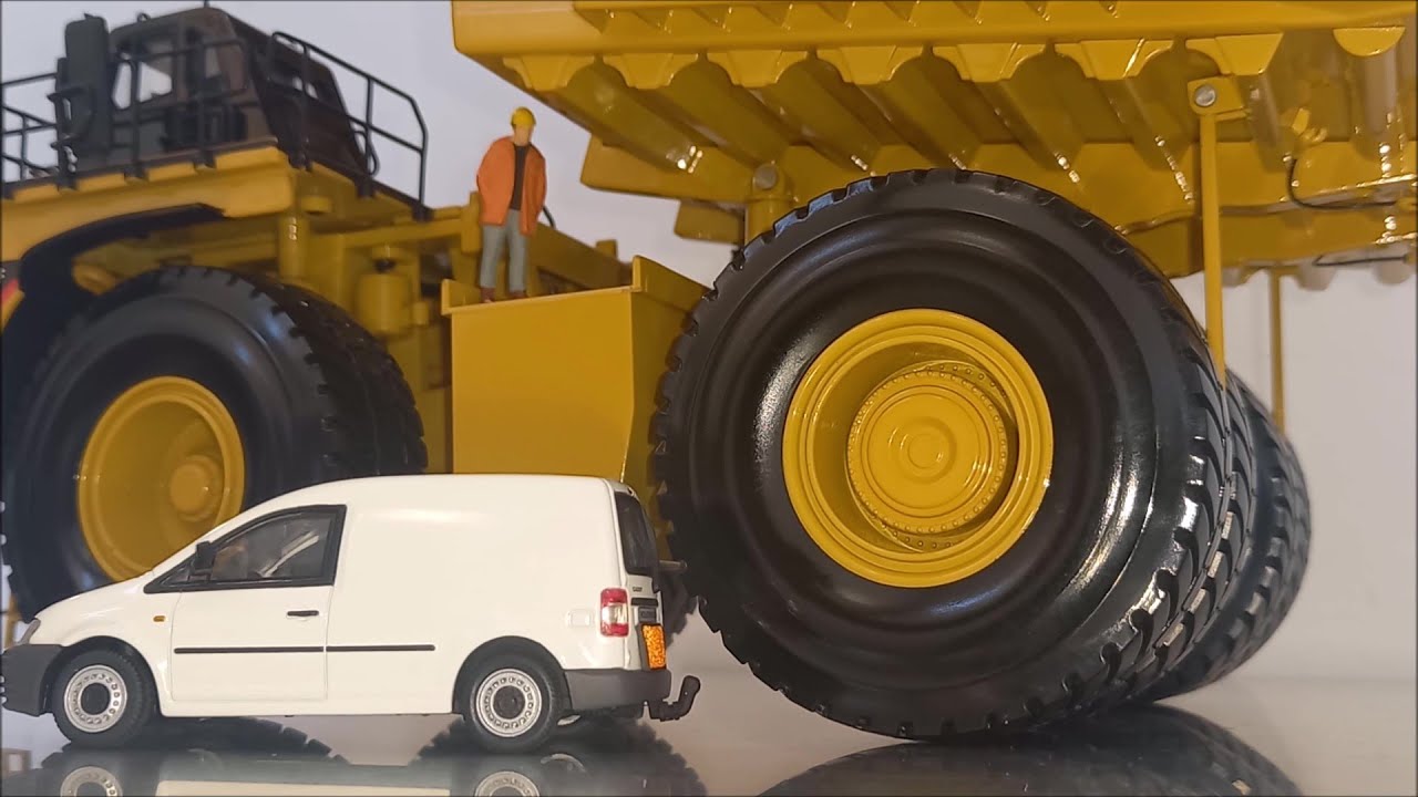 Caterpillar 797F Off-Highway Truck 1:50 scale. Norscot Scale Models.