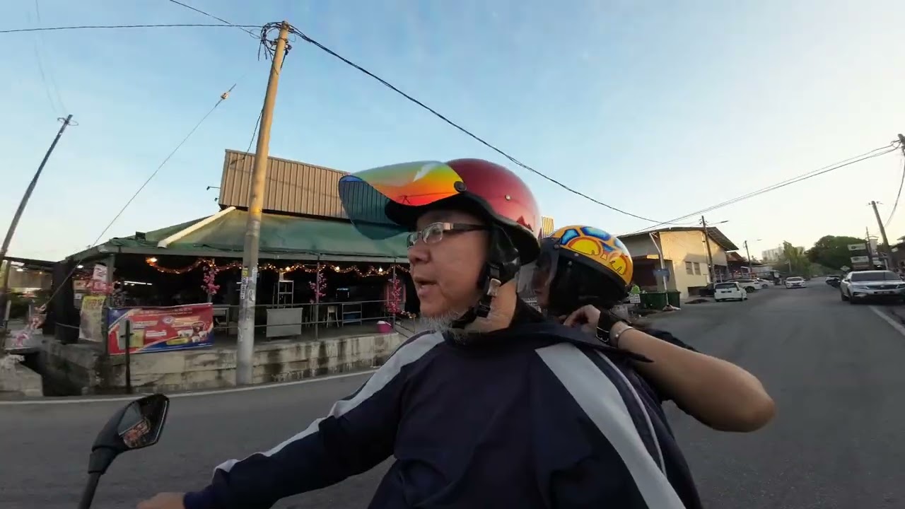 Jom breakfast, mee curry vegetarian