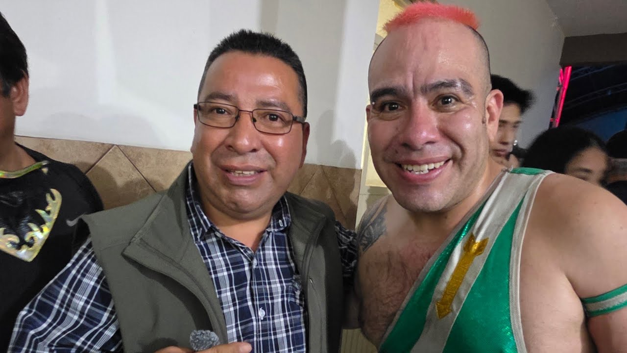 Máximo luchador presente en Coatepec.