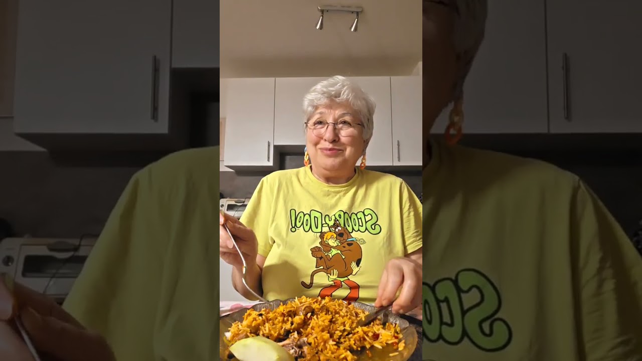صبحانه ناهارشام امروز با شما 💕 قیمه نثار دستپخت نسرین با زیتون و کلم قمری و .... 🍇🍅🥒🍋🌶🍗🍚