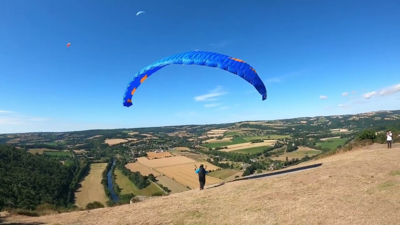 Vol 172 Parapente, Clécy / St Omer Le petit cross de plaine jusqu'au Mont Du Père.