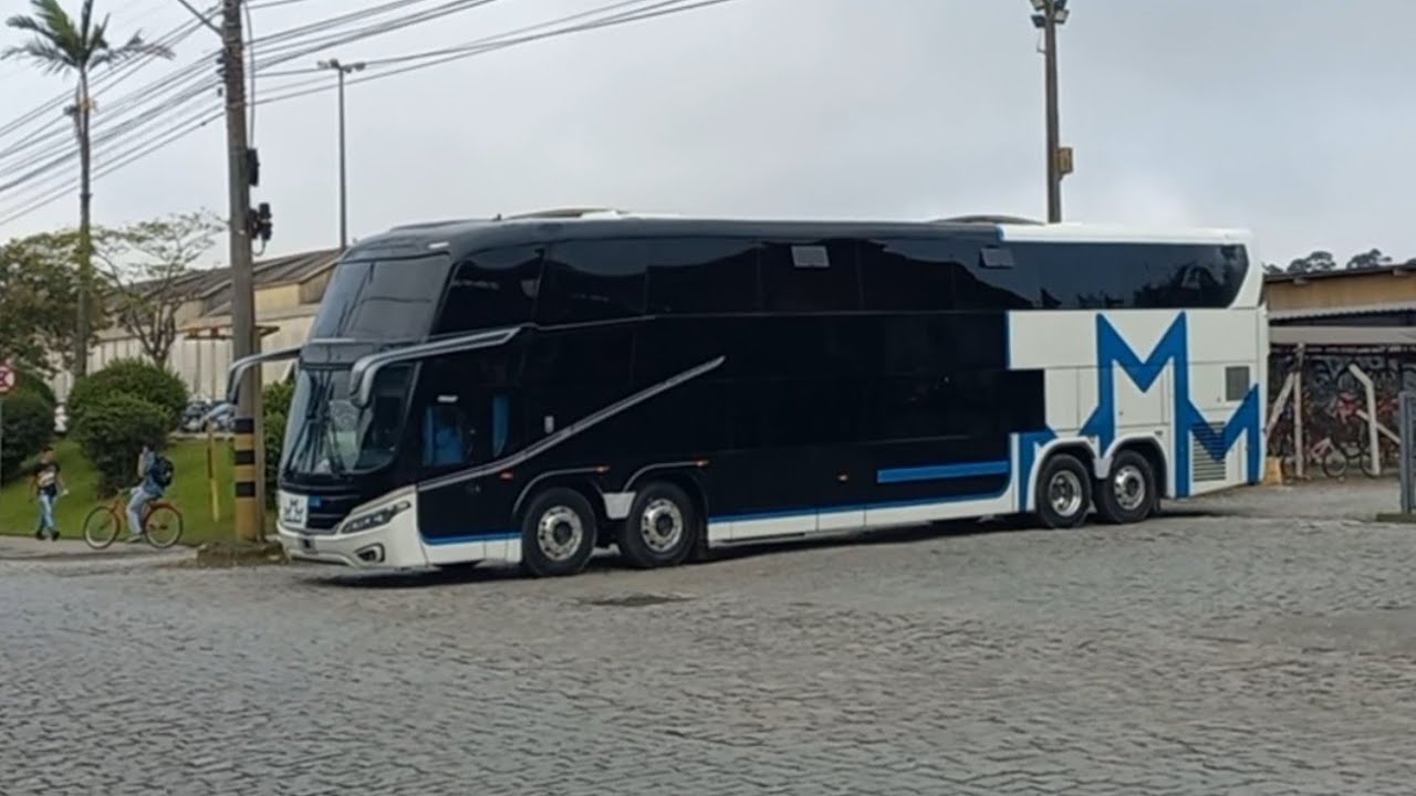 Movimento De Ônibus Na Fábrica Da Busscar Com Panorâmico DD Da Penha Saindo Pra Teste
