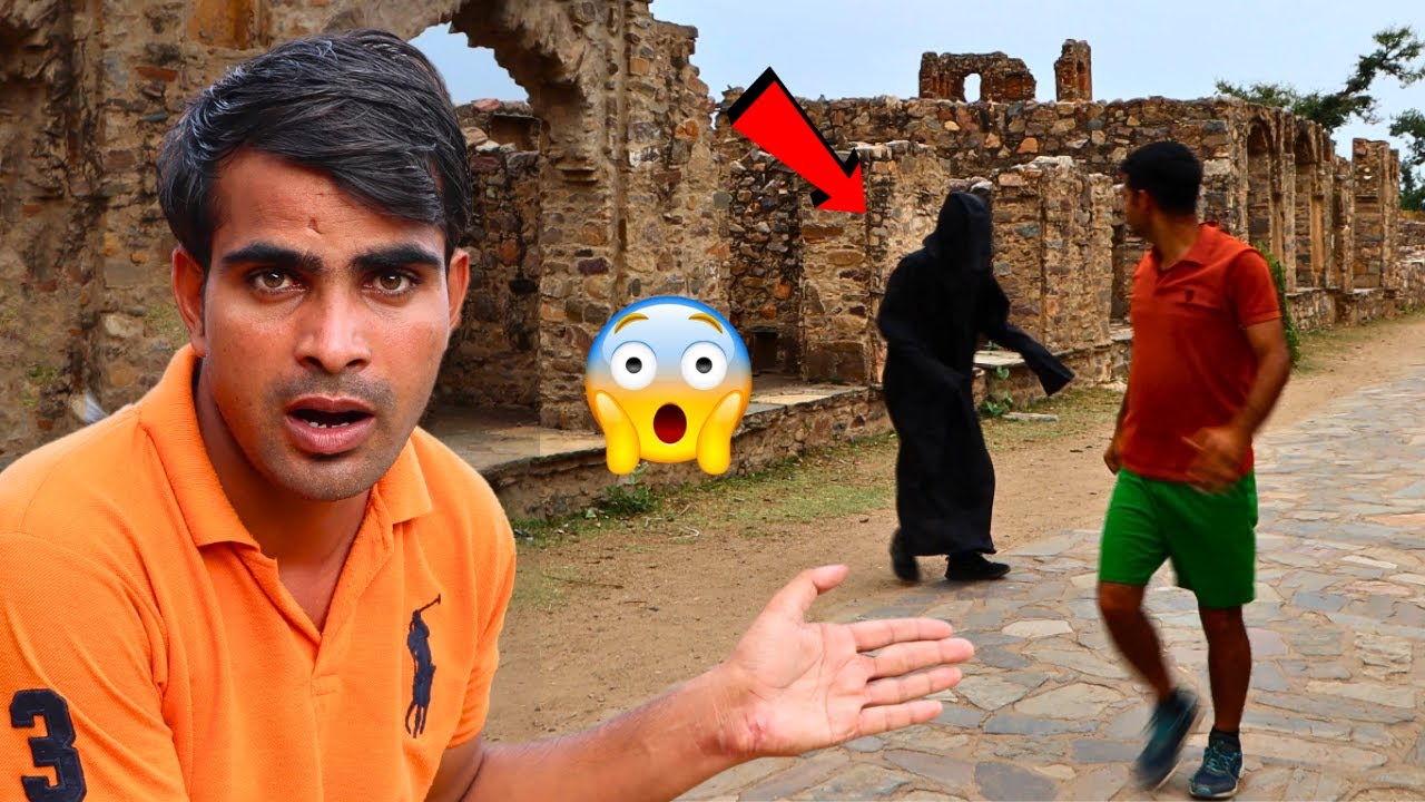 Ghost Prank in Bhangarh Fort | People got scared badly 😪 | Don't Try