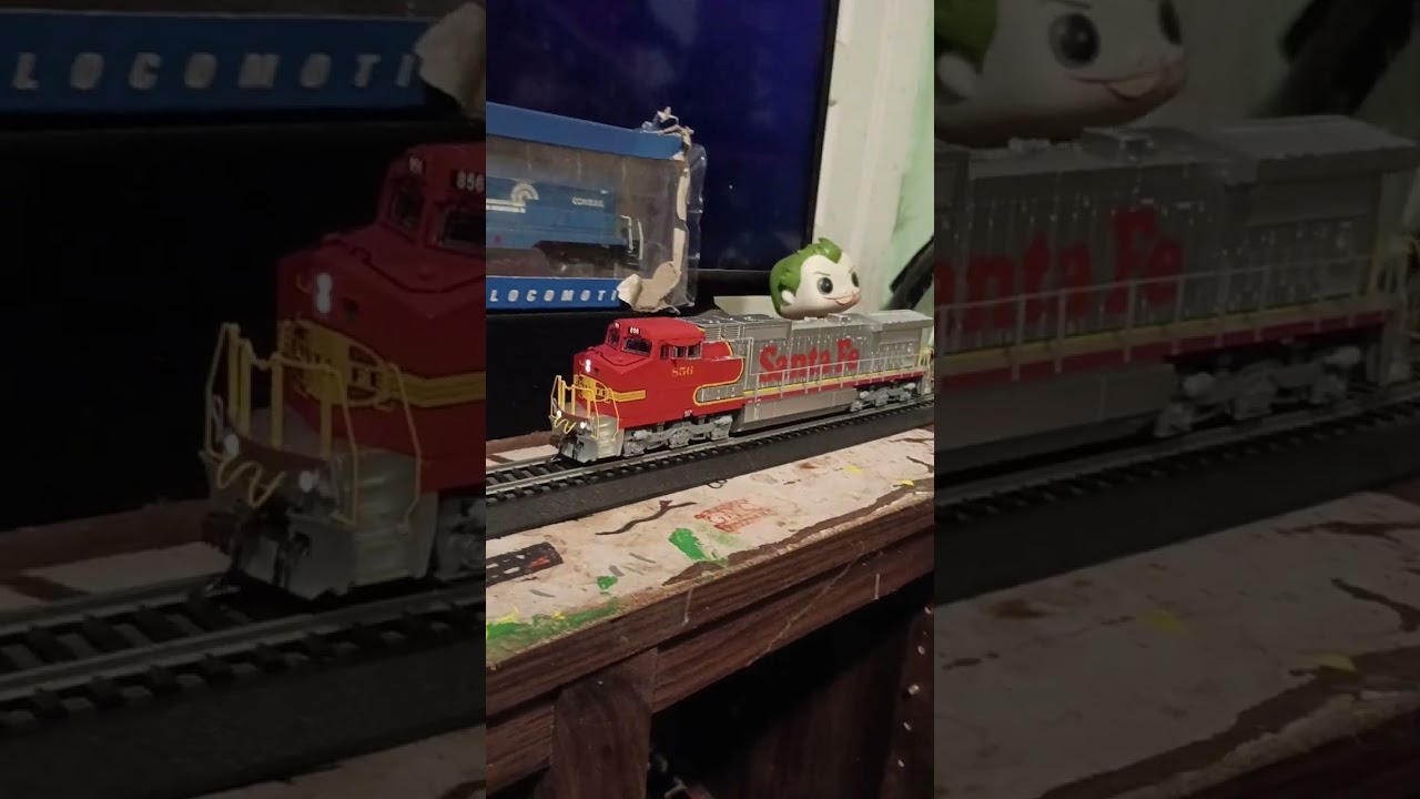 Lil test runing my Bachmann Ho scale Santa Fe GE Dash 8-40CW 
