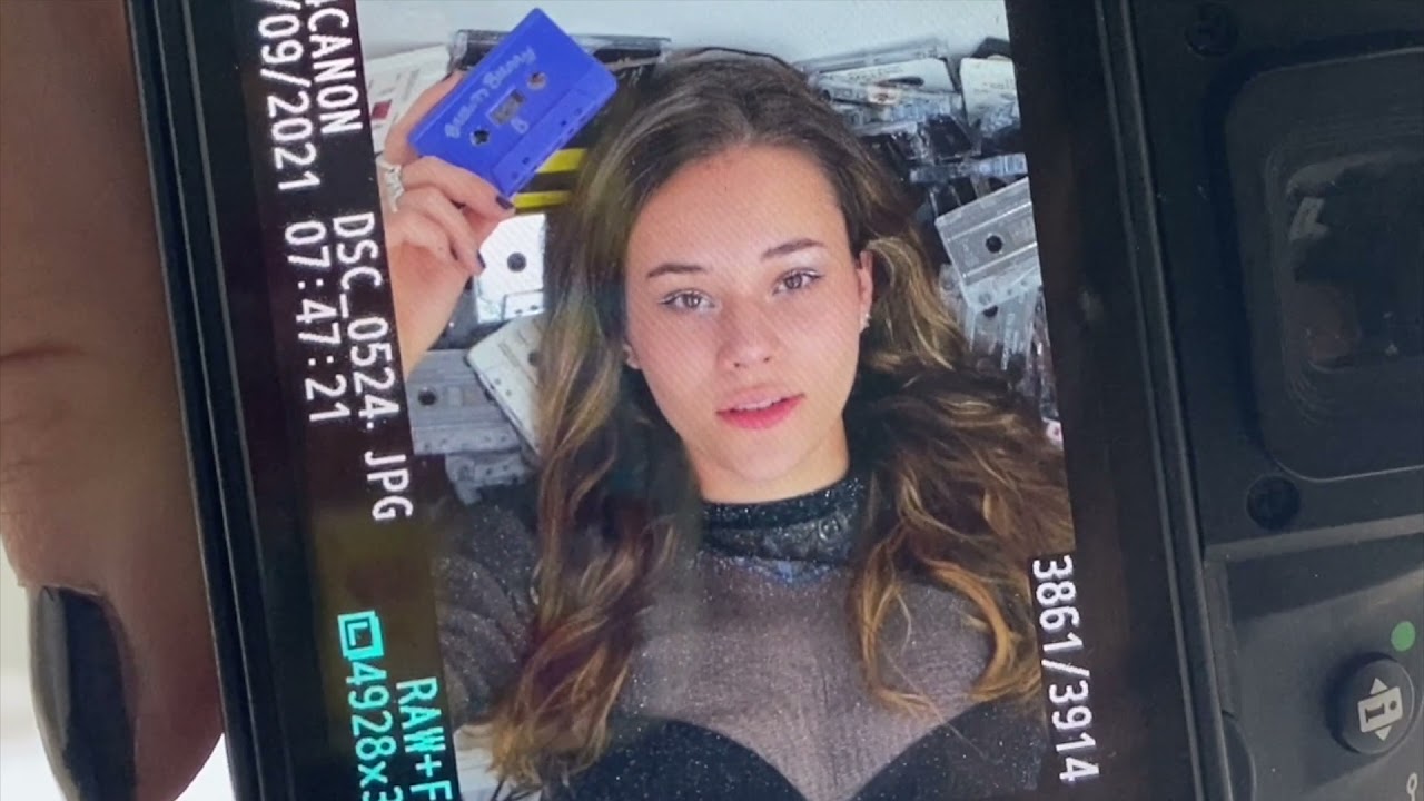 when words fail - Lara Samira [behind the scenes - artwork shoot]