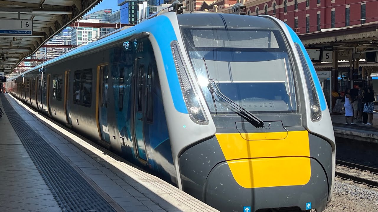 A trip from Flinders Street to East Pakenham (HCMT)