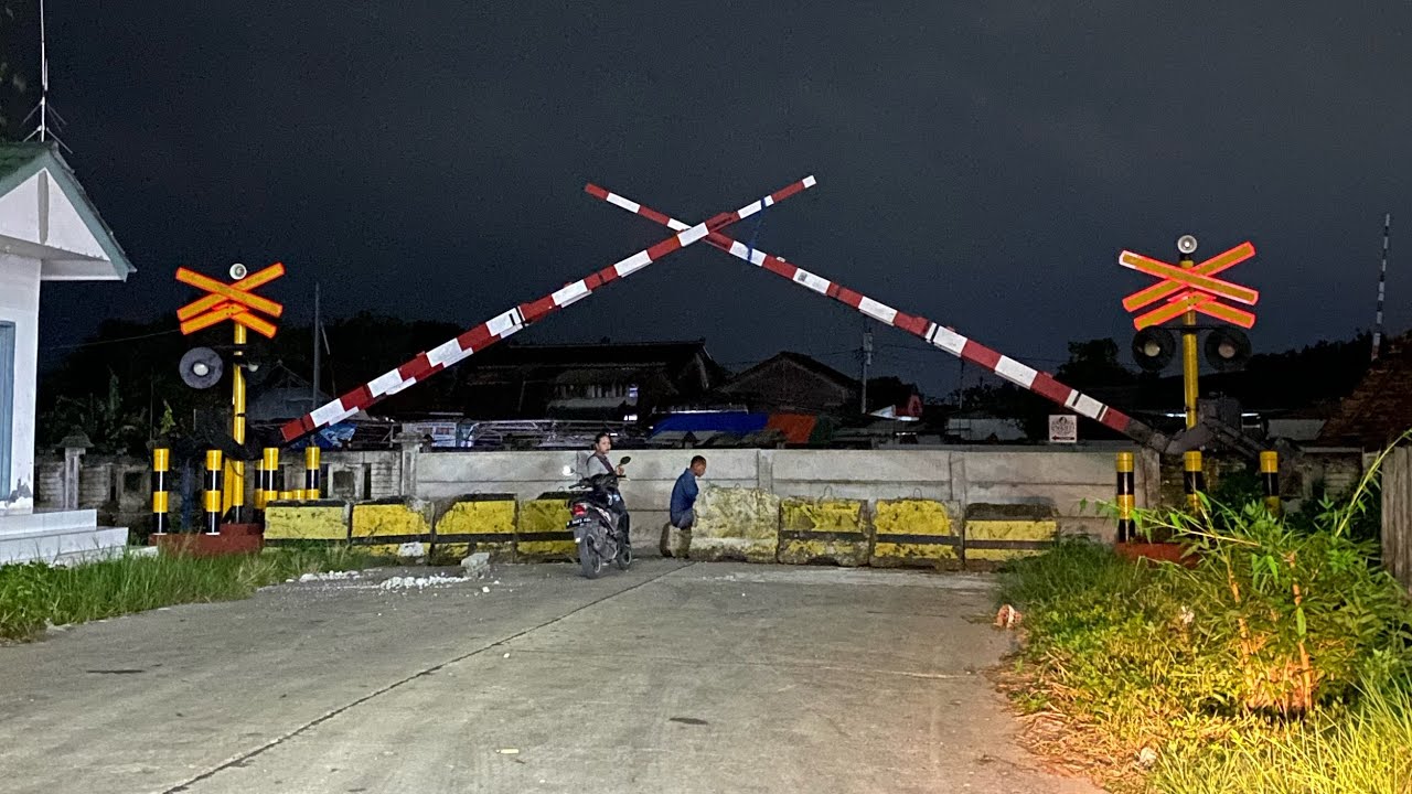 DITUTUP PERMANEN!, Perlintasan KA baru Mranggen Brumbung Demak, Jawa Tengah 2023