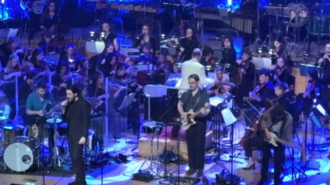 Roddy Hart and the lonesome Fire -Sledgehammer Roamin Roots revue Celtic Connections 2025