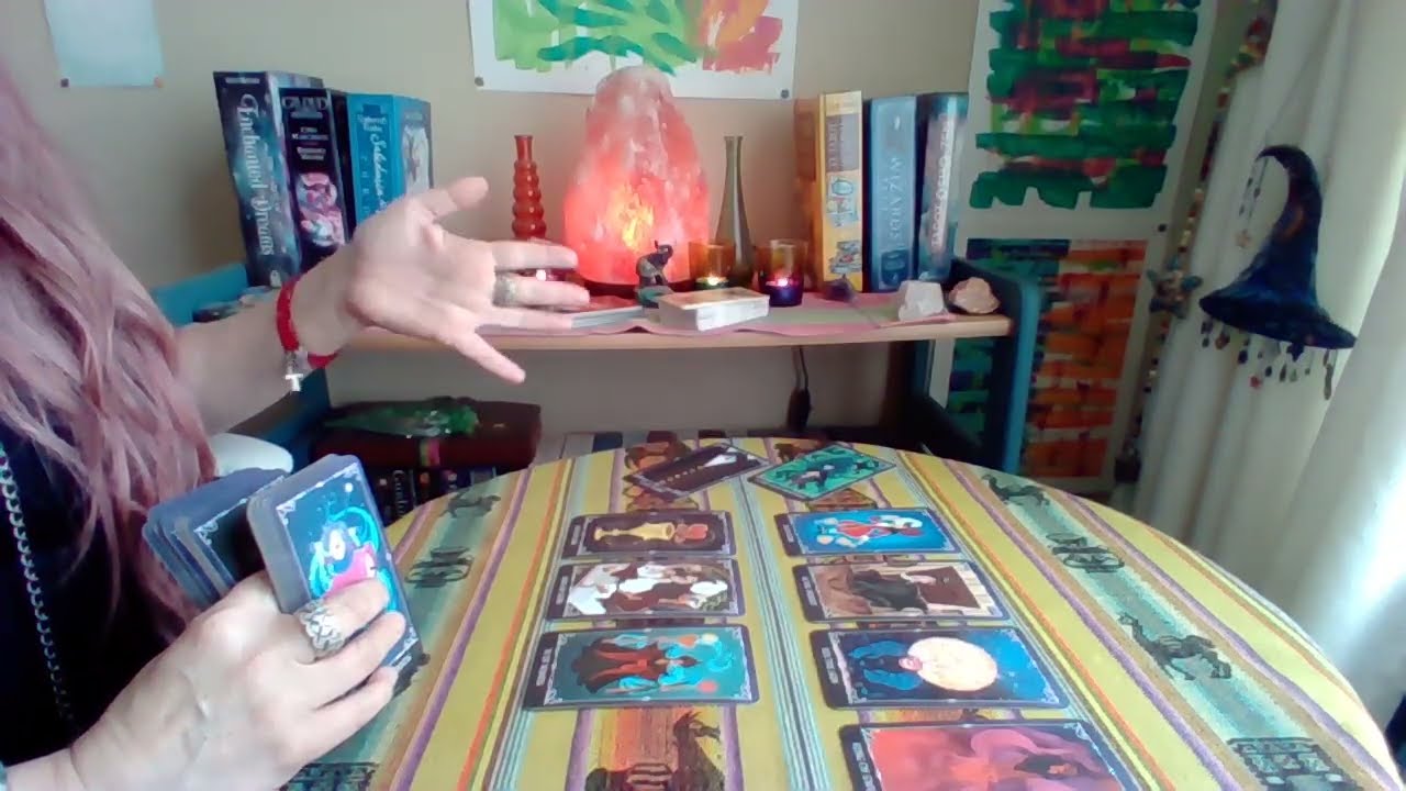 LEO!! 🔮Te alejaste de alguien, esta persona provocó esa distancia!! No harás más esfuerzos!!