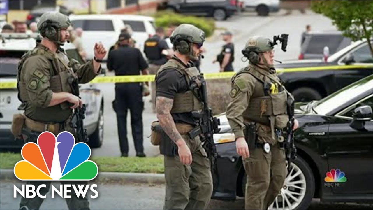 South Carolina Mall Shooting Leaves 12 Injured