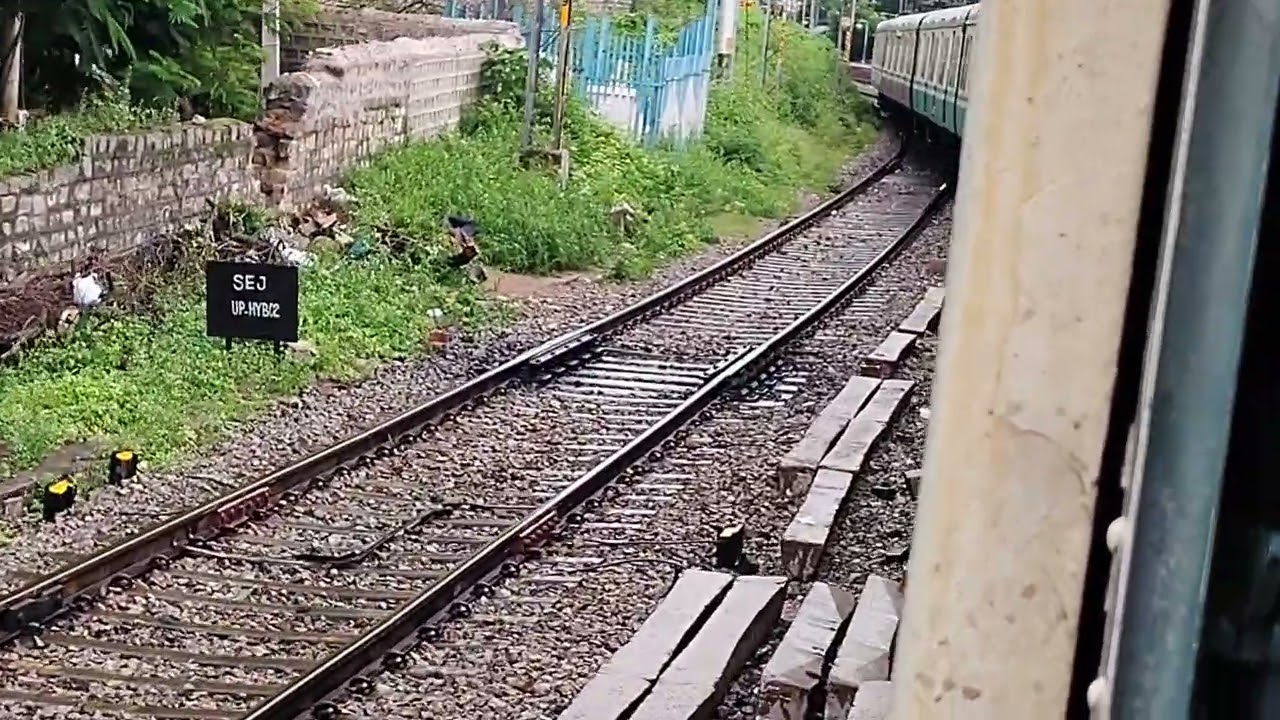 MMTS Crossing Begumpet Railway station 🚉 