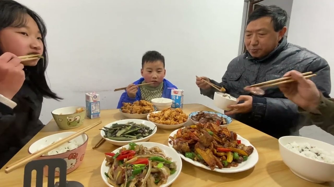 60岁老爸明天回四川了，昨天晚上又开始失眠了，心情十分激动 #回家