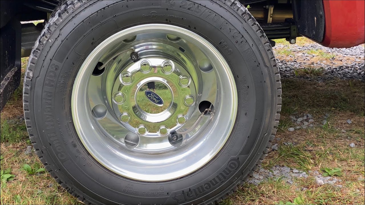 2022 Ford F-450 Dually Valve Stem Extensions with TPMS System