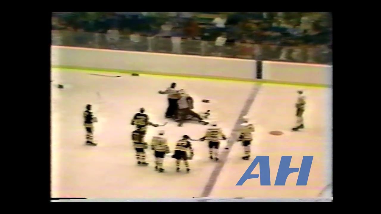 NHL Nov. 15, 1980 Pat Hughes,PIT v Wayne Cashman,BOS Pittsburgh Penguins Boston Bruins