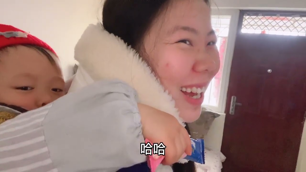 小娜独自回家看望嘉曦，再苦再累，看到宝贝的那一刻，一切都值得#古灵精怪小宝贝  #日常vlog #家有萌娃