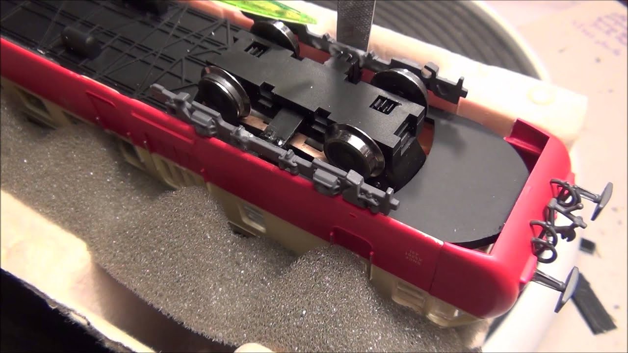 ADX ATLAS (2) MISE EN PLACE DES FLANCS DE BOGIE.
