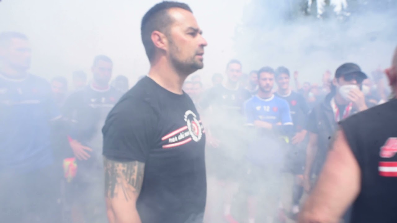 Vigilia di Feralpisalò - Perugia. I tifosi incitano la squadra