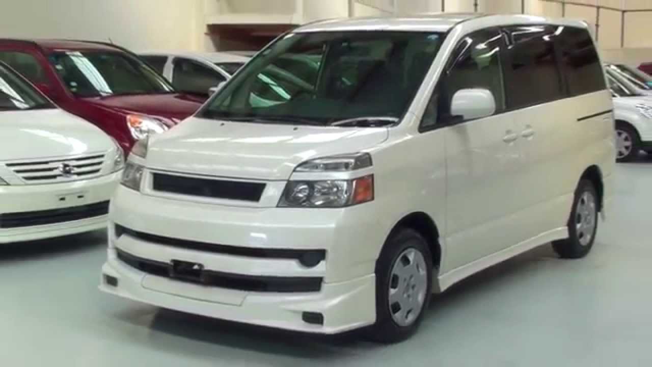 Toyota Voxy X Aero 2005 8 Seater Pearl 2 0L