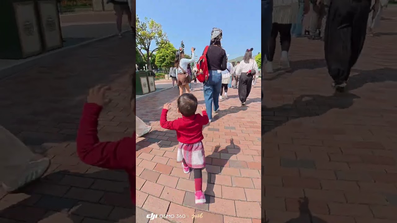 Walking in hk disneyland with the kids