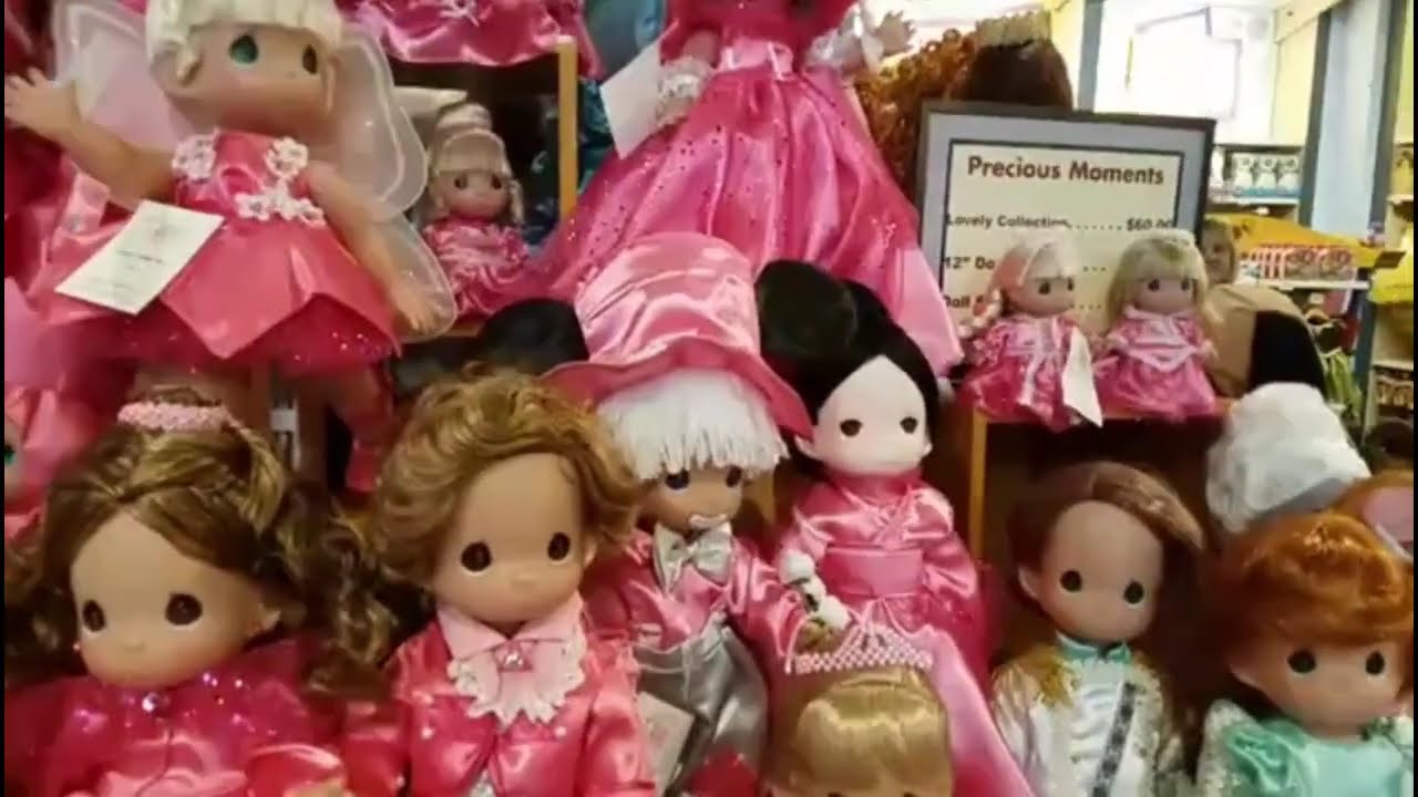 Disney Springs walk - Star Wars store and more - February 2, 2017 FB Live Archival