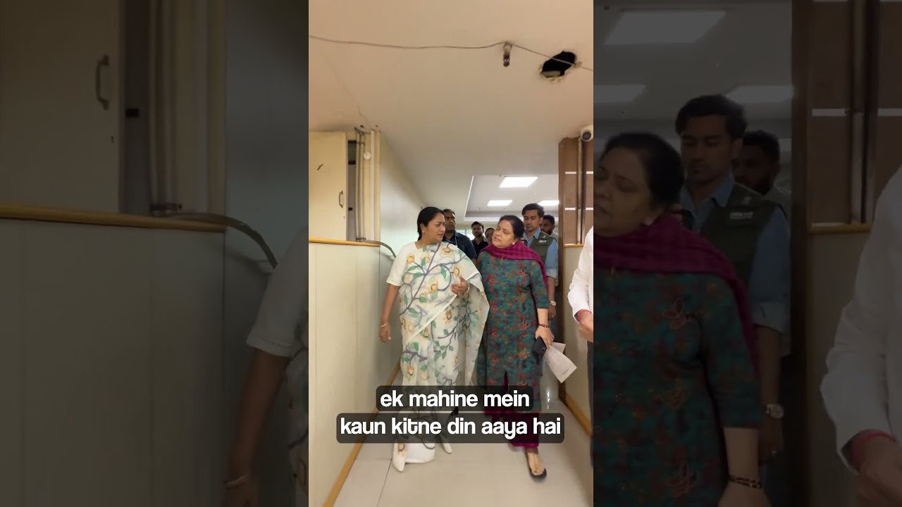 CM Rekha Gupta's surprise inspection at the GST office