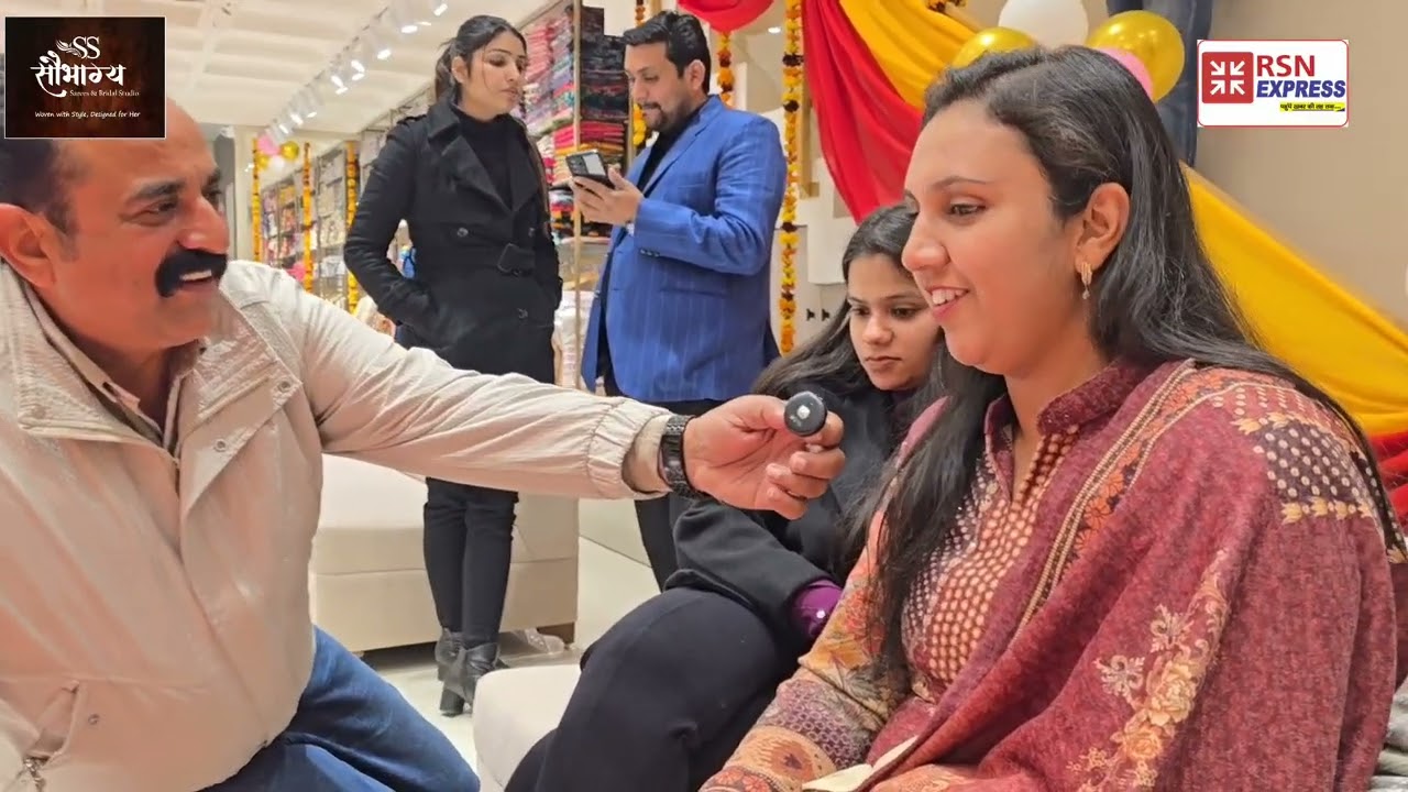 शहर को मिला नया साड़ी और ब्राइडल स्टूडियोइनॉगरेशन कार्यक्रम में उमड़ी भीड।