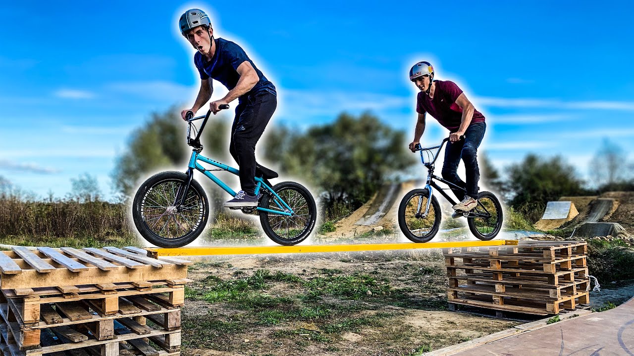 COURSE D'OBSTACLE EXTRÊME EN BMX !