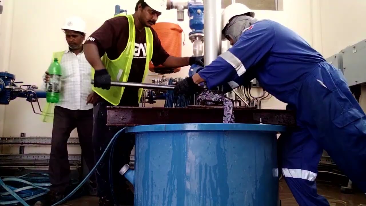 Buhay abroad Removing pipe at the well