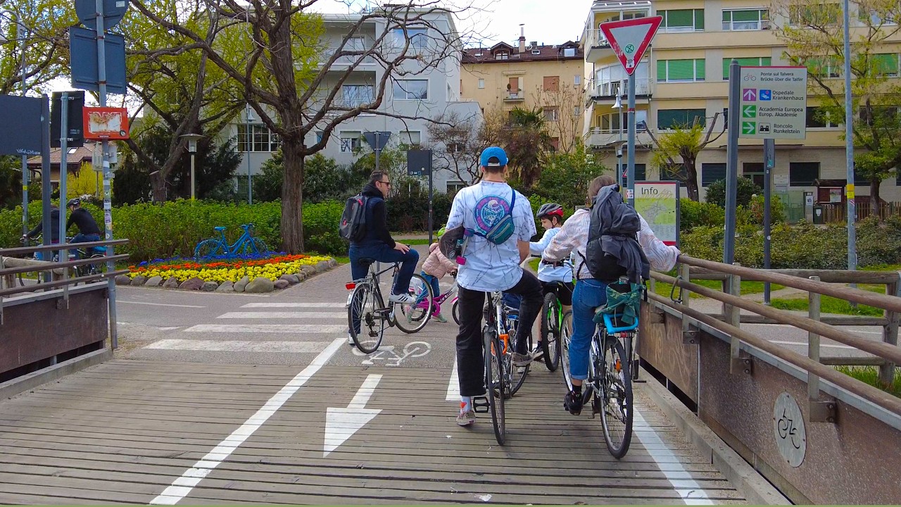 Bolzano Bozen Without Cars | South Tyrol, Italy🚲 - No Talking - ASMR