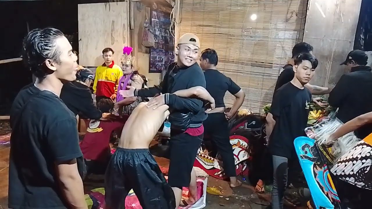 Di Paksa Mendem Janturan Kuda Lumping Turonggo Laras Mekar Budoyo Versi Angklung 