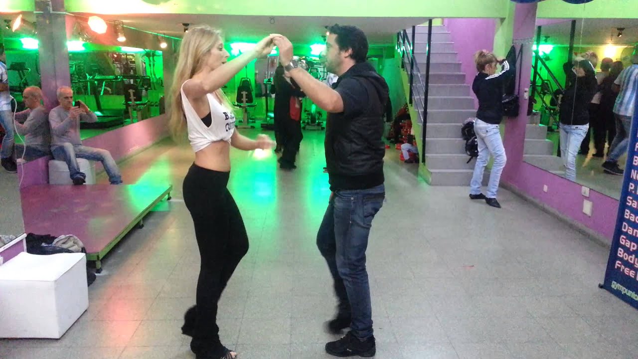 Luc&iacute;a y Luis- Bachata Modern Style