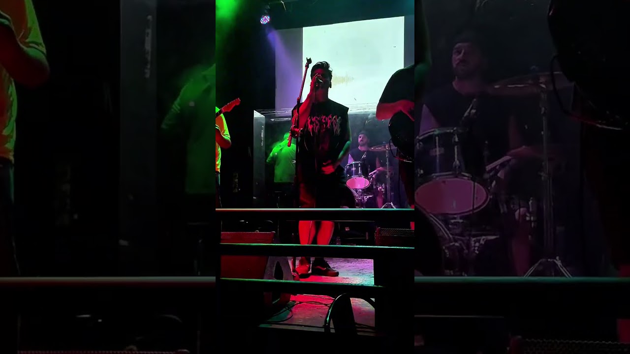 Lo que nos ocupa es esa abuela…– Invisible (Spinetta) | Ruido de Magia en vivo – Rosario