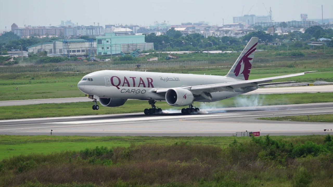 10min of plane spotting at Suvarnabhumi Airport (BKK Plane Spotting)