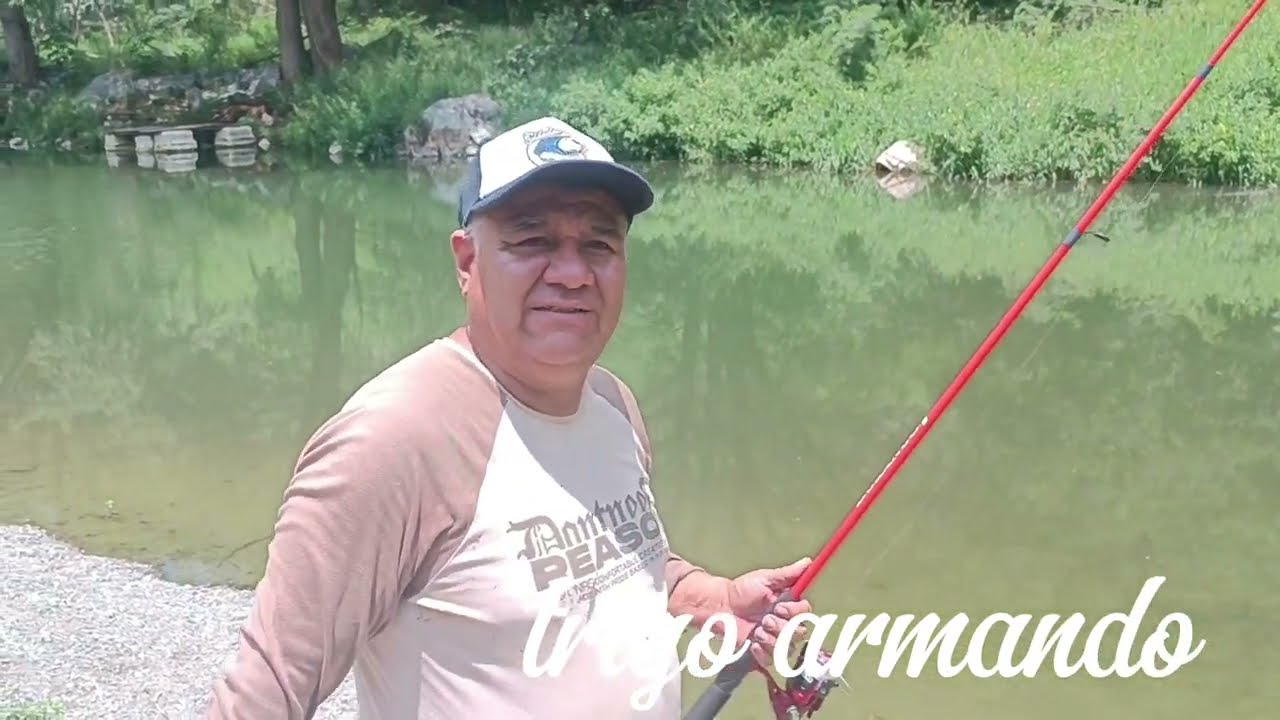Pescando en un río muy bonito