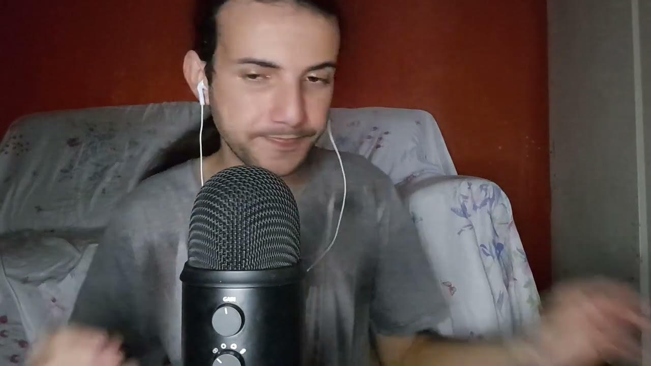 ASMR: tappings em vários objetos com sons de boca 😴
