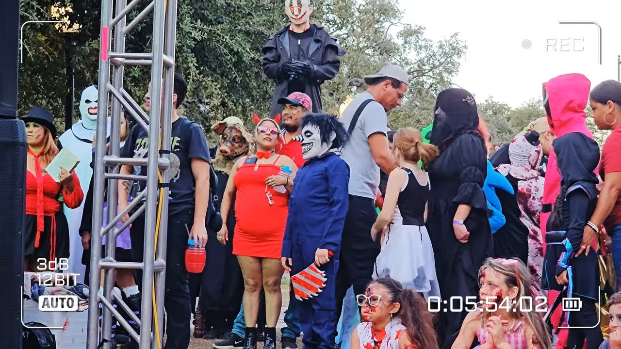 Детский конкурс костюмов для косплея на Хэллоуин San Antonio Zombie Walk 2025