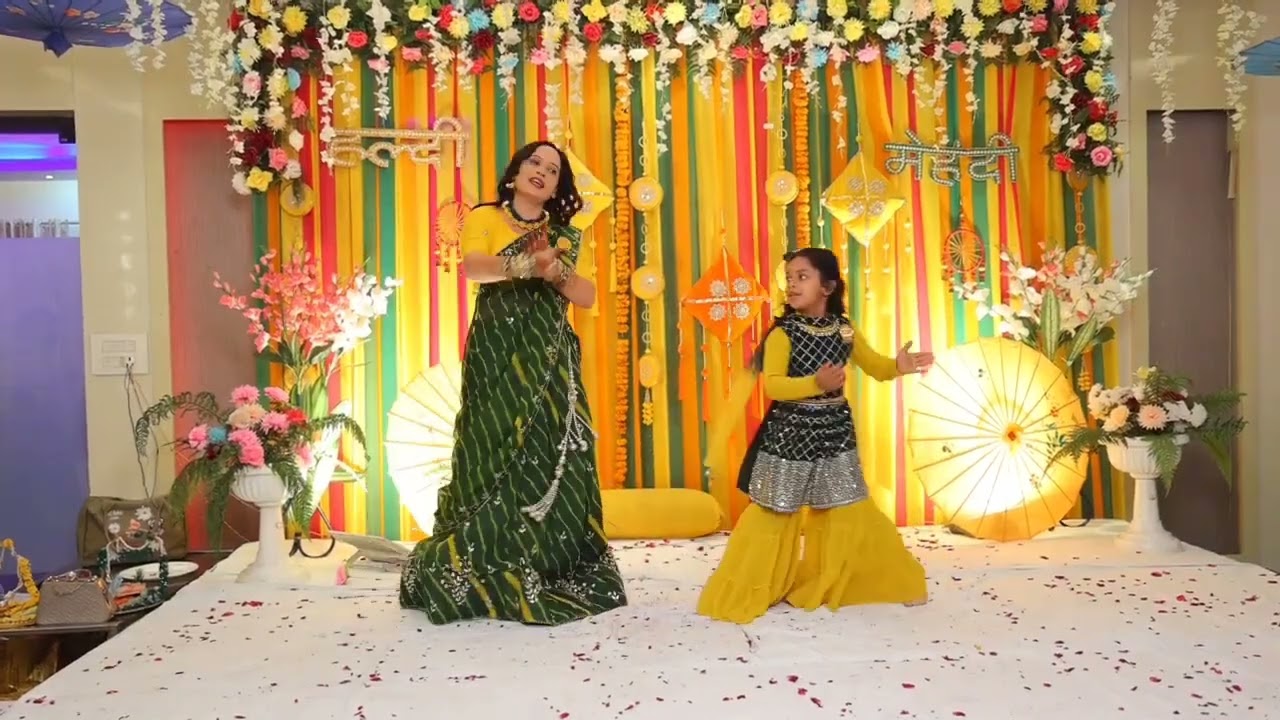 # chan chan karti nanhi pari # mom n daughter dance# Happy Ahoi Ashtmi♥️